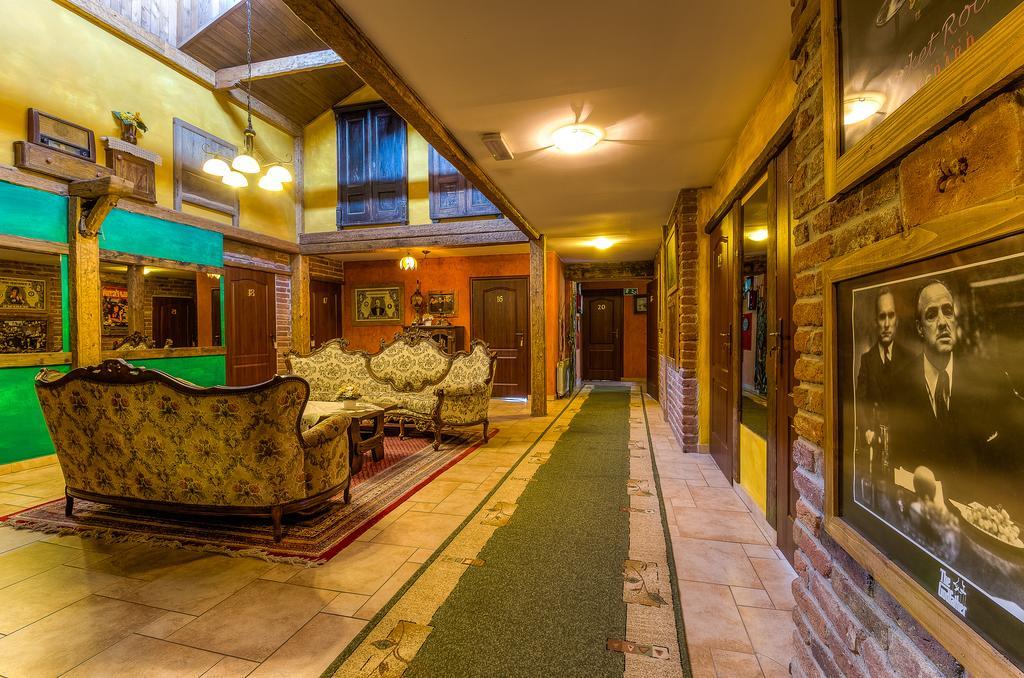 Hotel Restauracja Jas Wedrowniczek Rymanów Exterior foto